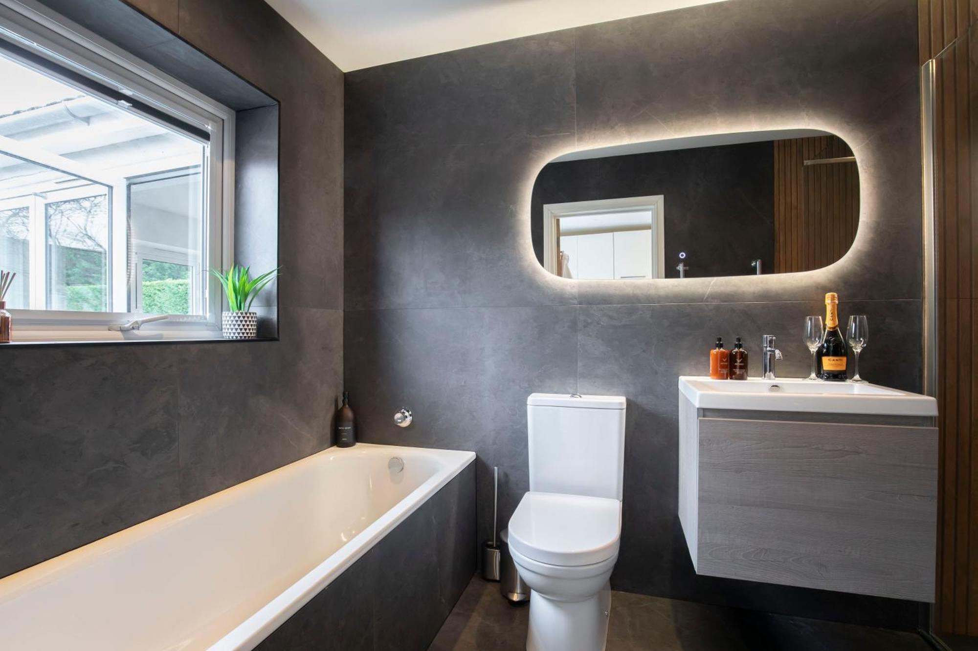 Magnificent 3-bedroom With Swim Holiday home